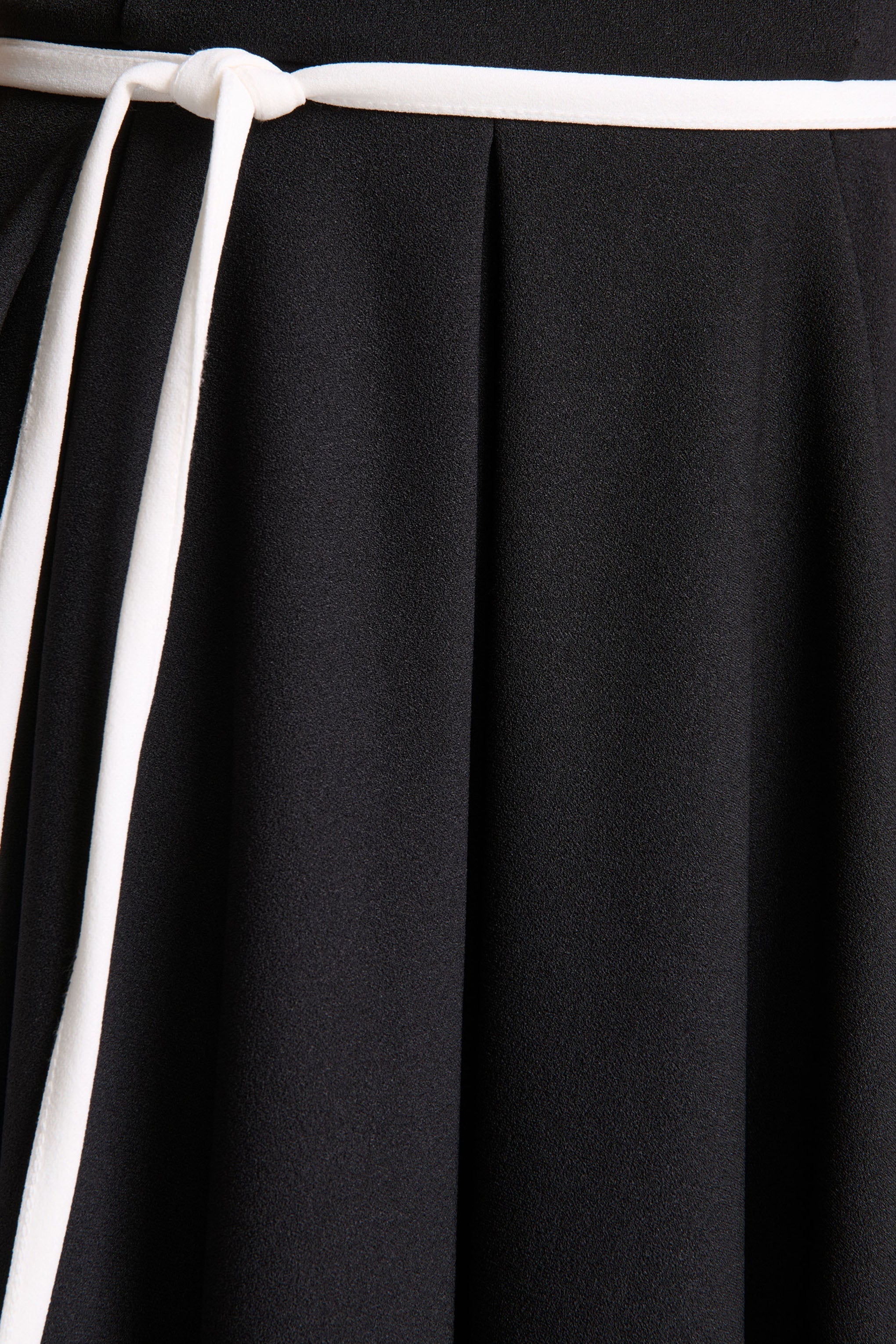 Nataline | Black Round-Neck Midi Dress With White Belt-Detail